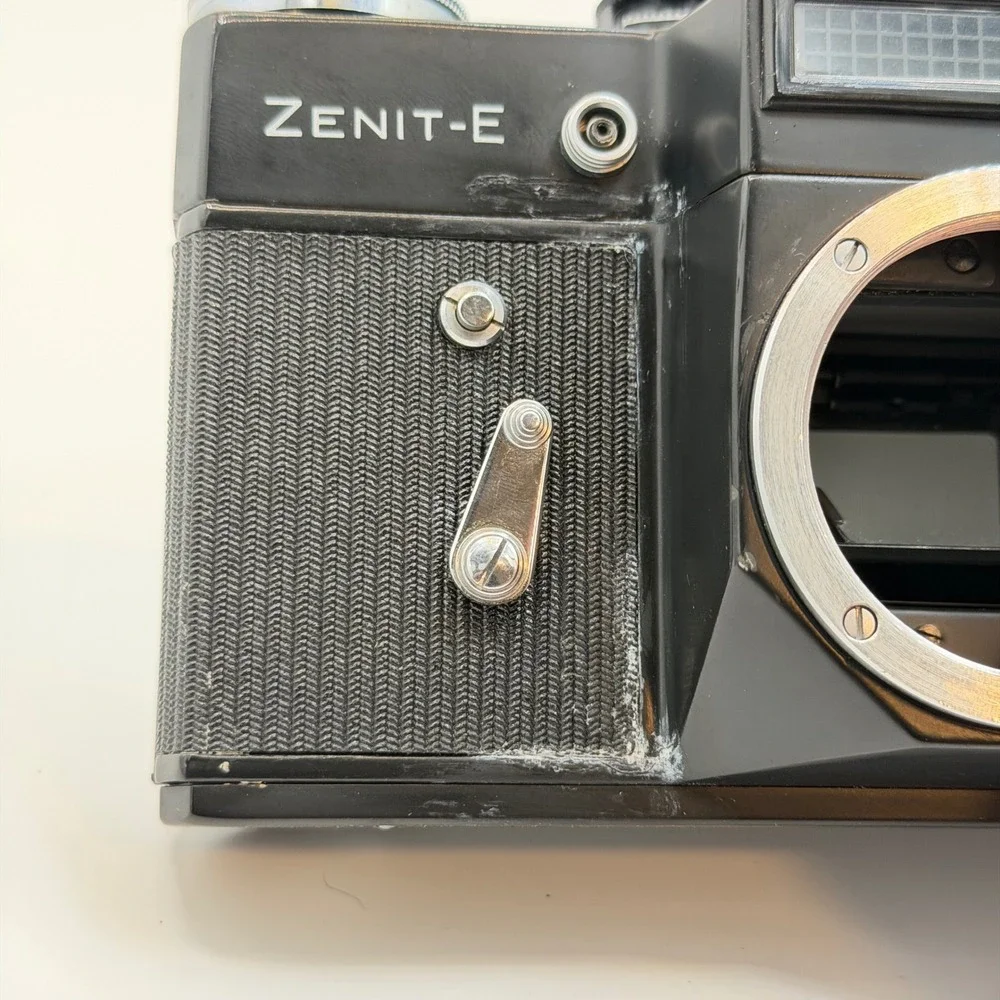 Zenit-E 35mm Film SLR Camera Body Black Soviet USSR M42 Mount Vintage 73017900